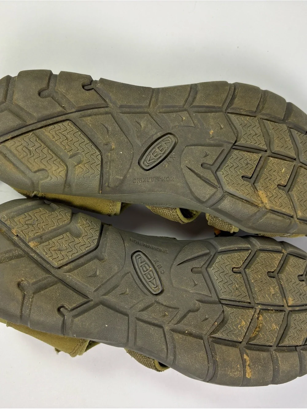 Keen SEACAMP 1025145 OLIVE Green SAFFRON Hiking Sandals Youth US 7 , EU 39